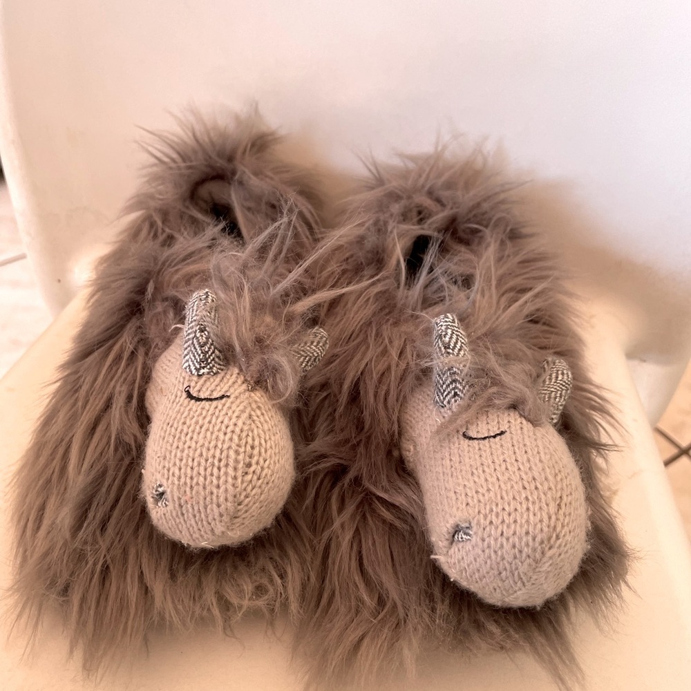 Woolly plush kids slippers – Dragon